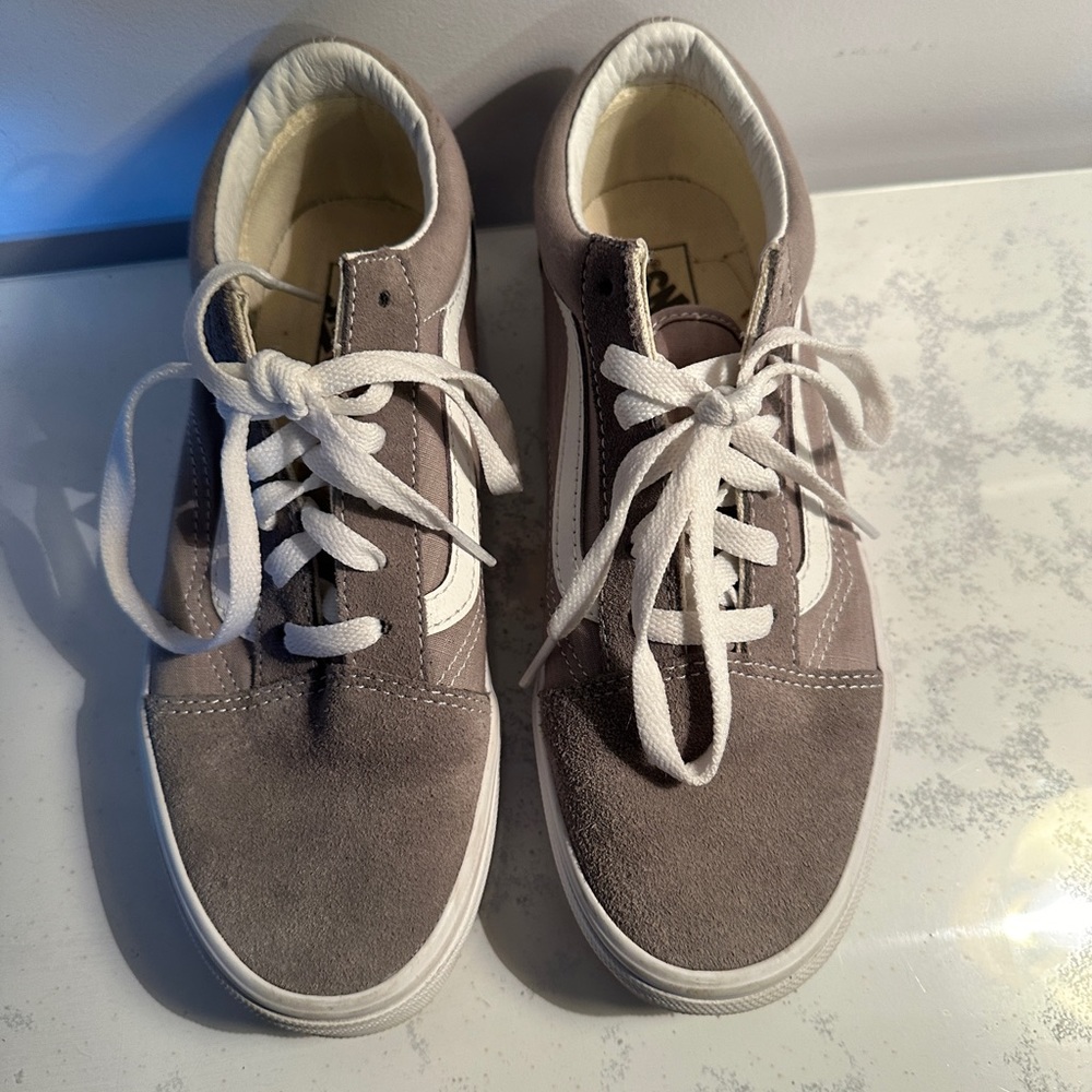 Vans Kids Old Skool Grey suede sneakers. Size 5.